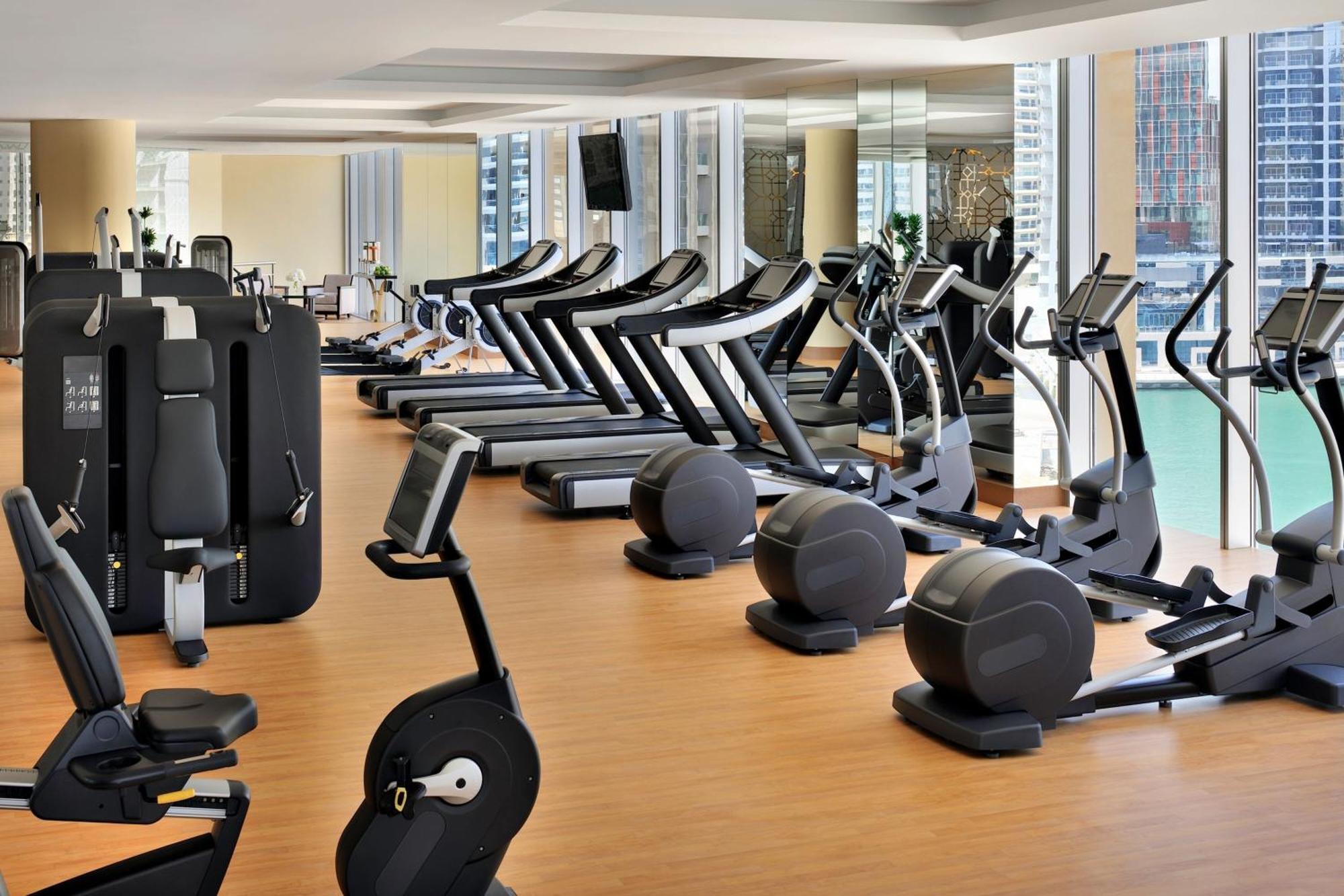 Address Dubai Marina Hotel Bagian luar foto A gym at a hotel