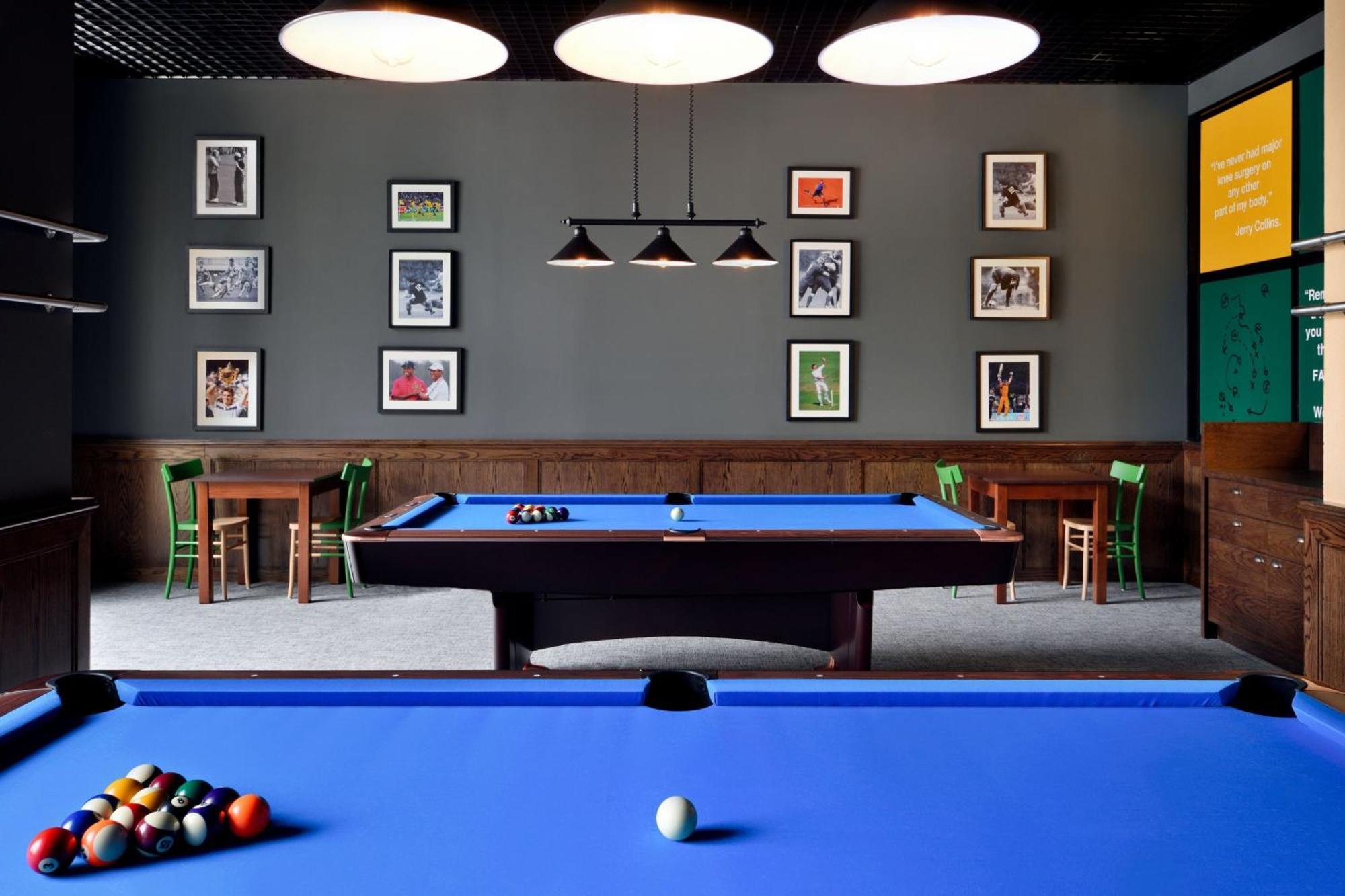 Address Dubai Marina Hotel Bagian luar foto A pool table