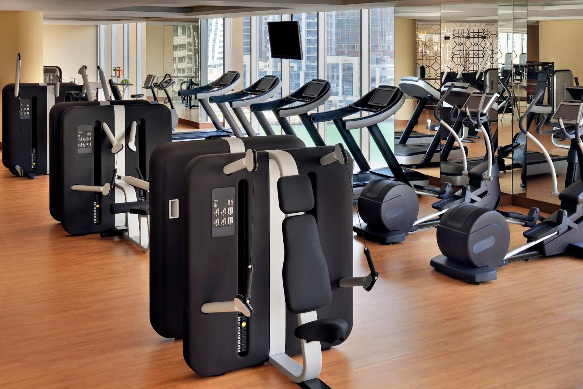 Address Dubai Marina Hotel Bagian luar foto The gym at the Conrad Dubai