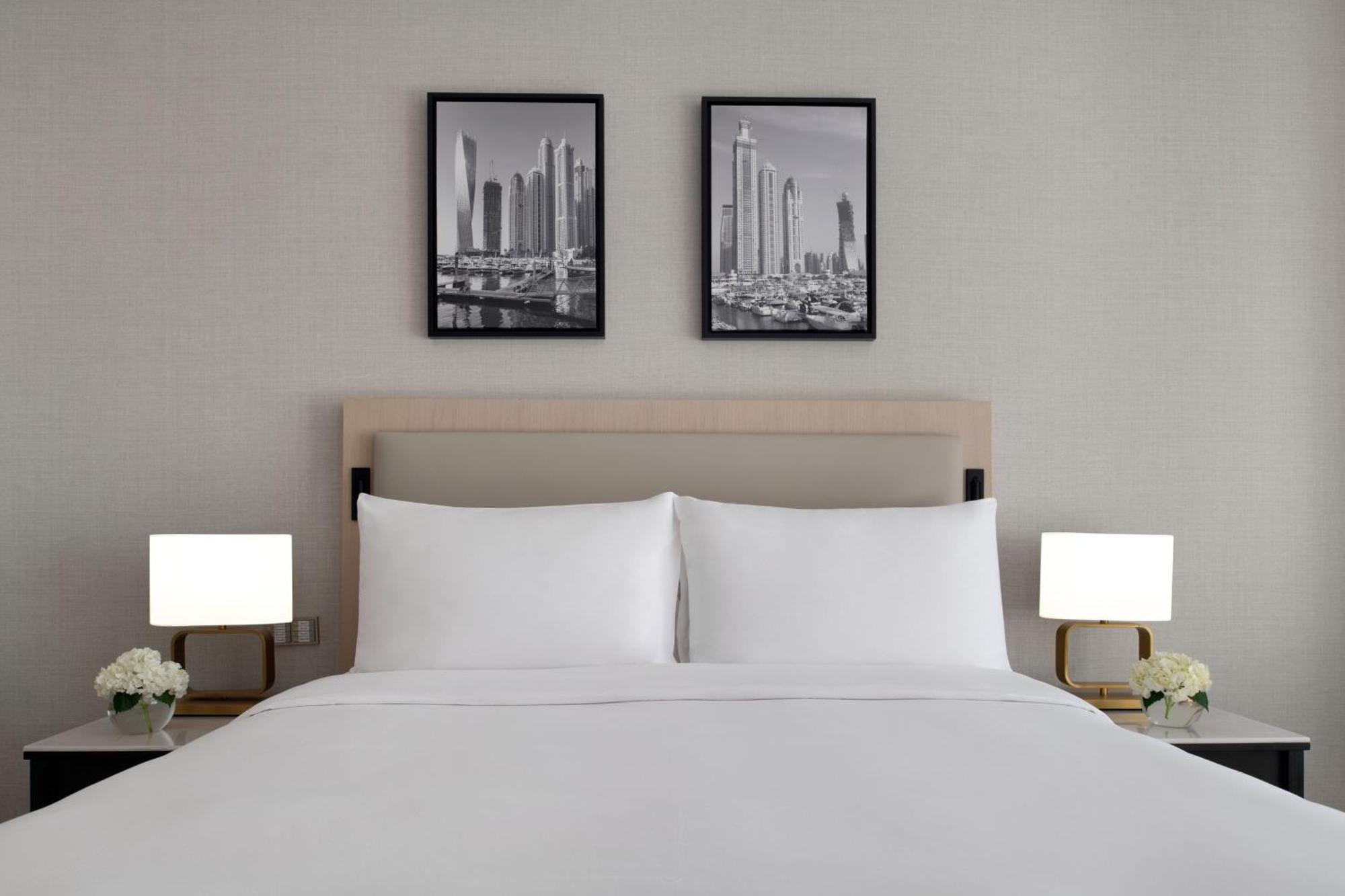 Address Dubai Marina Hotel Bagian luar foto A bedroom at the hotel